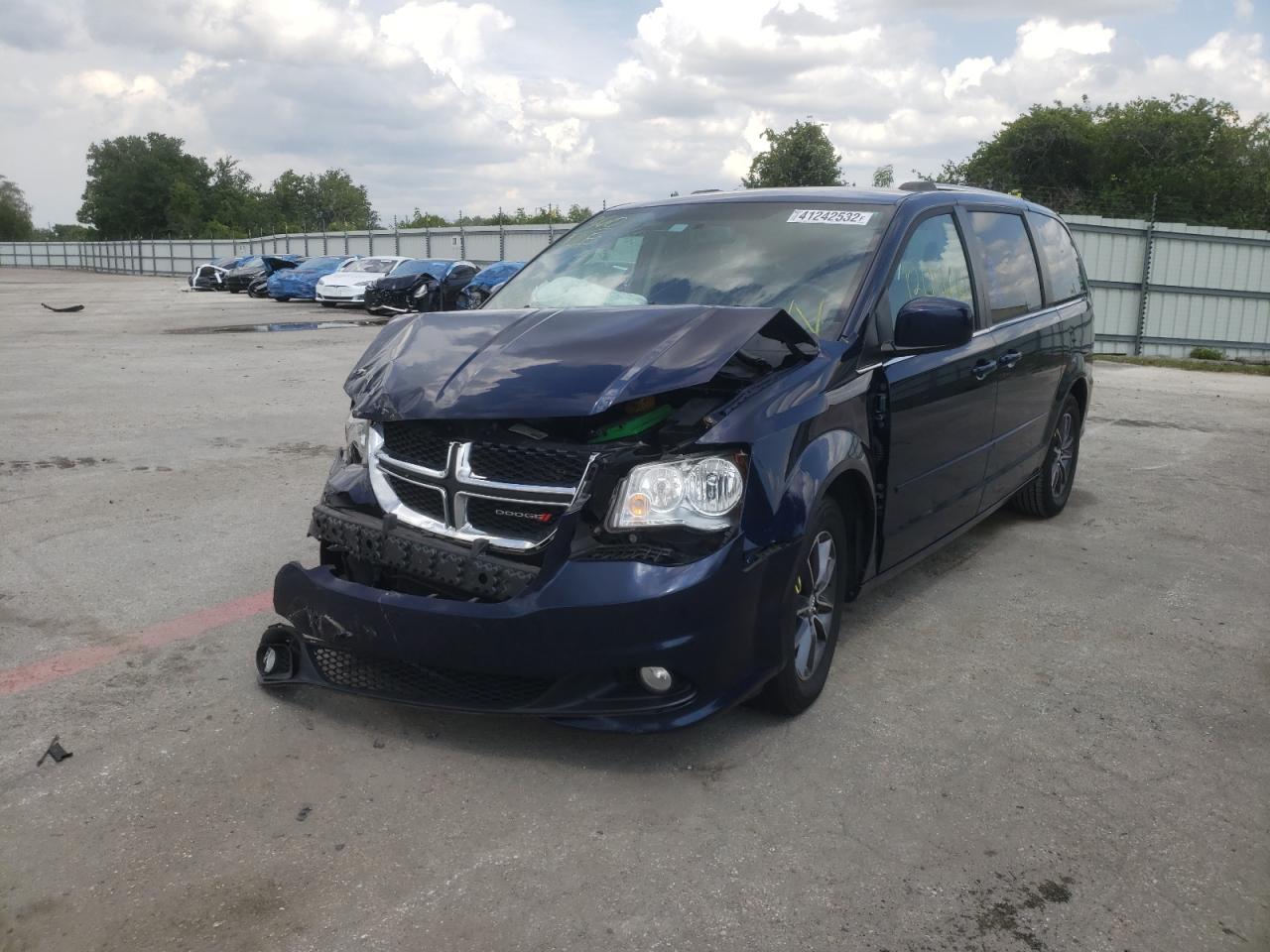 Photo 2 from auction – 2017 DODGE GRAND CARA with VIN 2C4RDGCG6HR731403