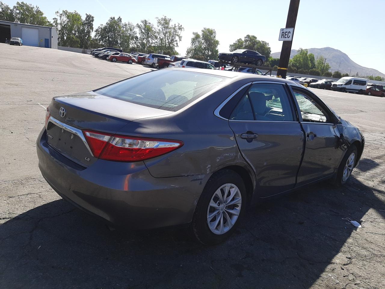 Photo 4 from auction – 2016 TOYOTA CAMRY LE with VIN 4T4BF1FK6GR520598