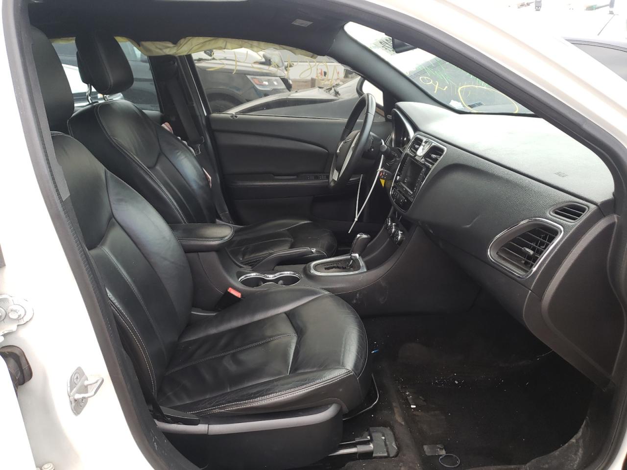 Photo 5 from auction – 2014 CHRYSLER 200 LIMITE with VIN 1C3CCBCG1EN197994