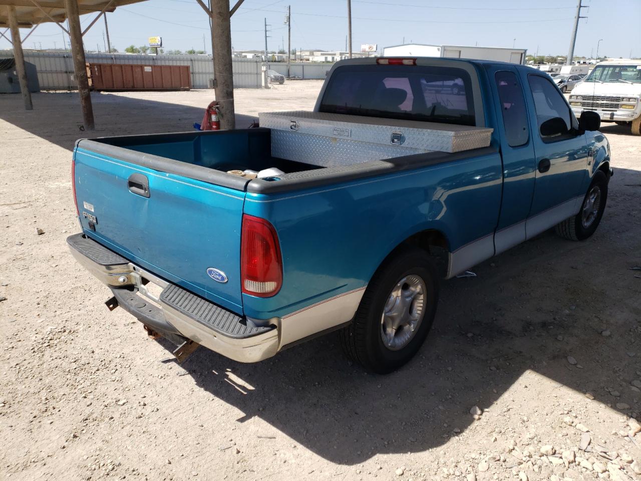 Photo 4 from auction – 1997 FORD F150 with VIN 1FTDX17W4VKC31900