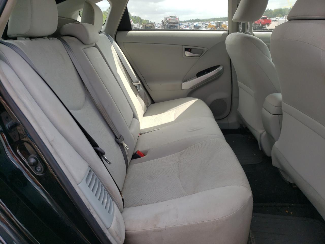 Photo 6 from auction – 2015 TOYOTA PRIUS with VIN JTDKN3DUXF0419328