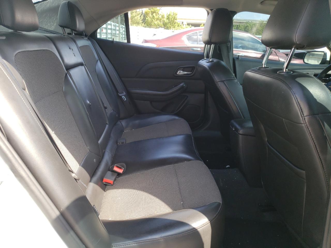 Photo 6 from auction – 2015 CHEVROLET MALIBU 1LT with VIN 1G11C5SL3FF238195