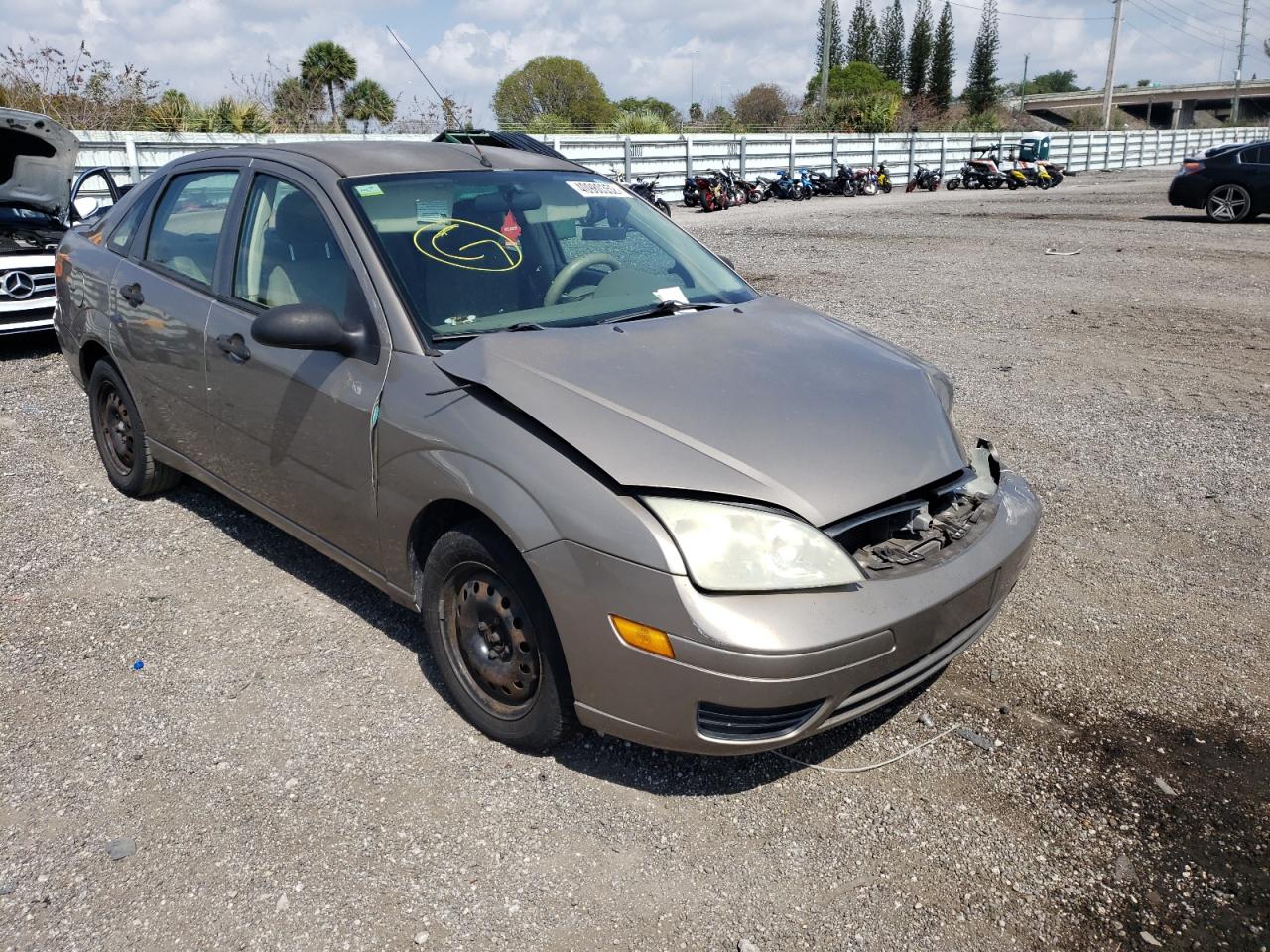 FORD FOCUS ZX4 2005 with VIN 1FAFP34N25W196420 - Photo from auction