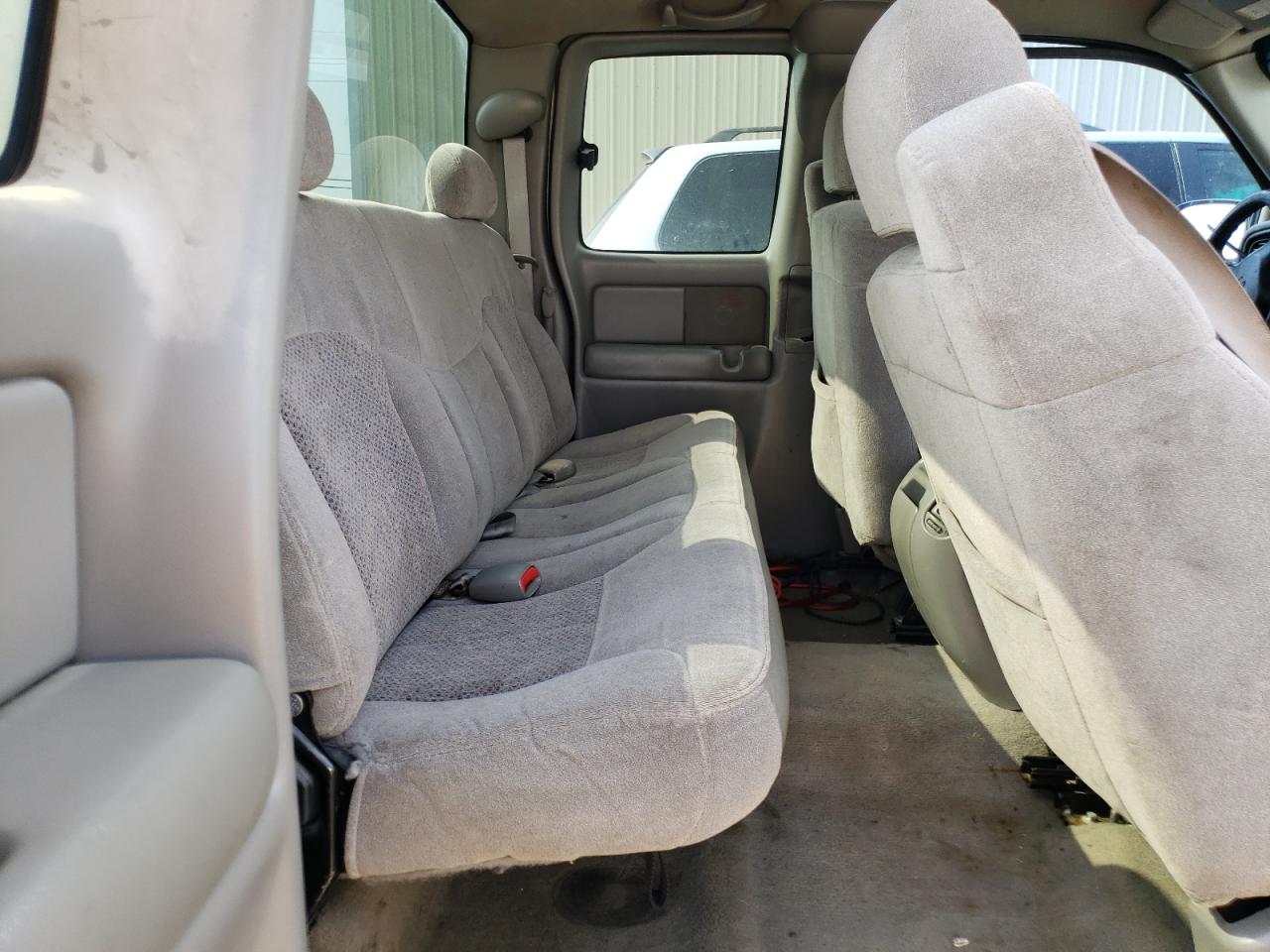 Photo 6 from auction – 2000 CHEVROLET SILVERADO with VIN 2GCEC19T3Y1393671