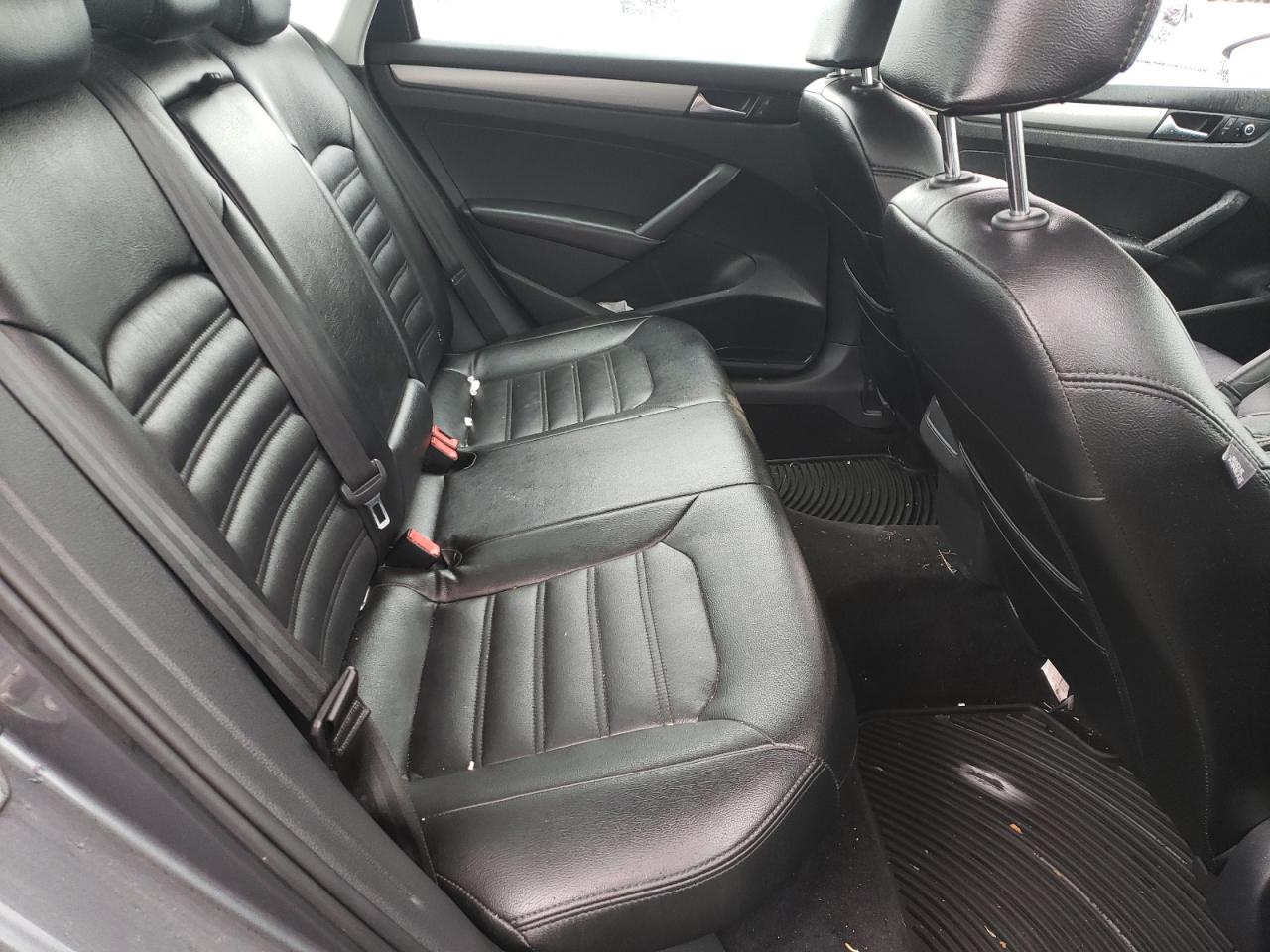 Photo 6 from auction – 2014 VOLKSWAGEN PASSAT S with VIN 1VWAT7A38EC120905