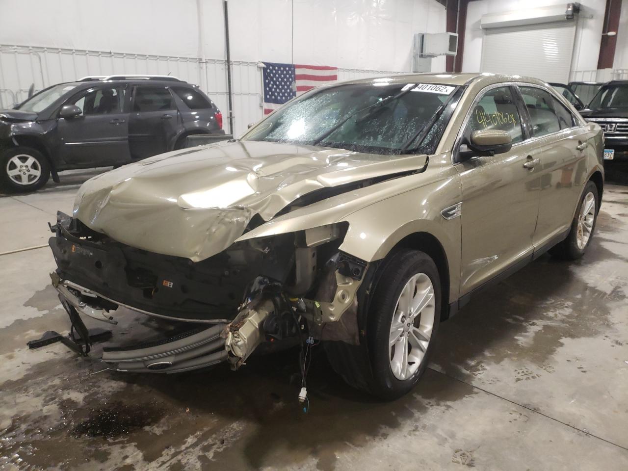 Foto 2 de la subasta – 2013 FORD TAURUS SEL con VIN 1FAHP2E88DG185197