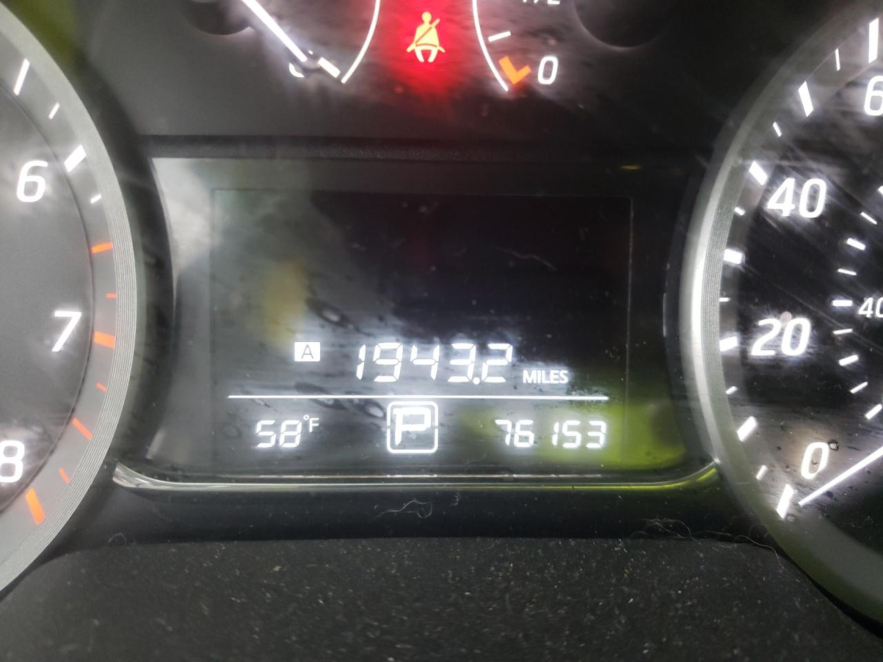 Photo 8 from auction – 2014 NISSAN SENTRA S with VIN 3N1AB7AP6EY238910