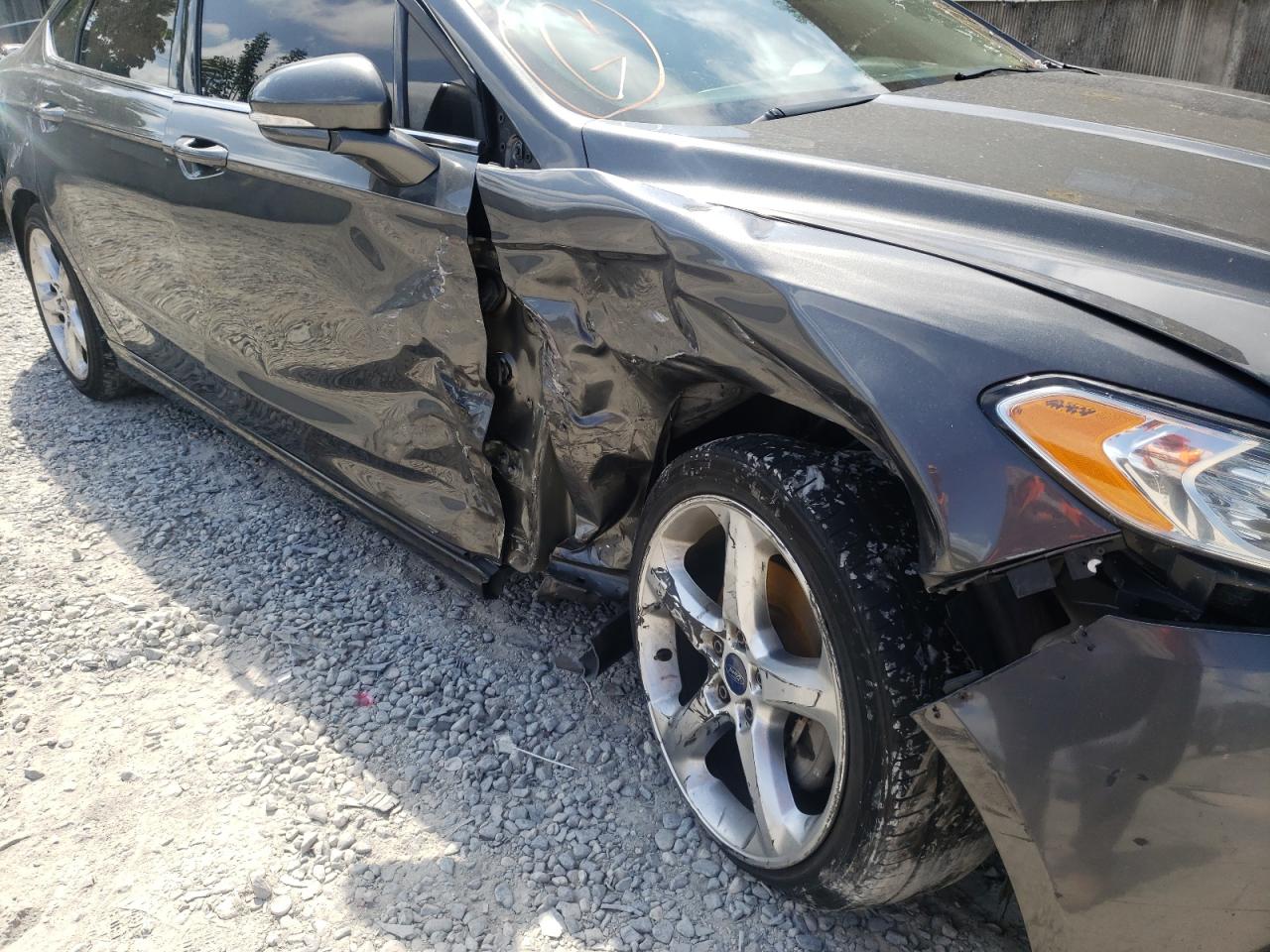Photo 9 from auction – 2016 FORD FUSION SE with VIN 3FA6P0HD2GR367771