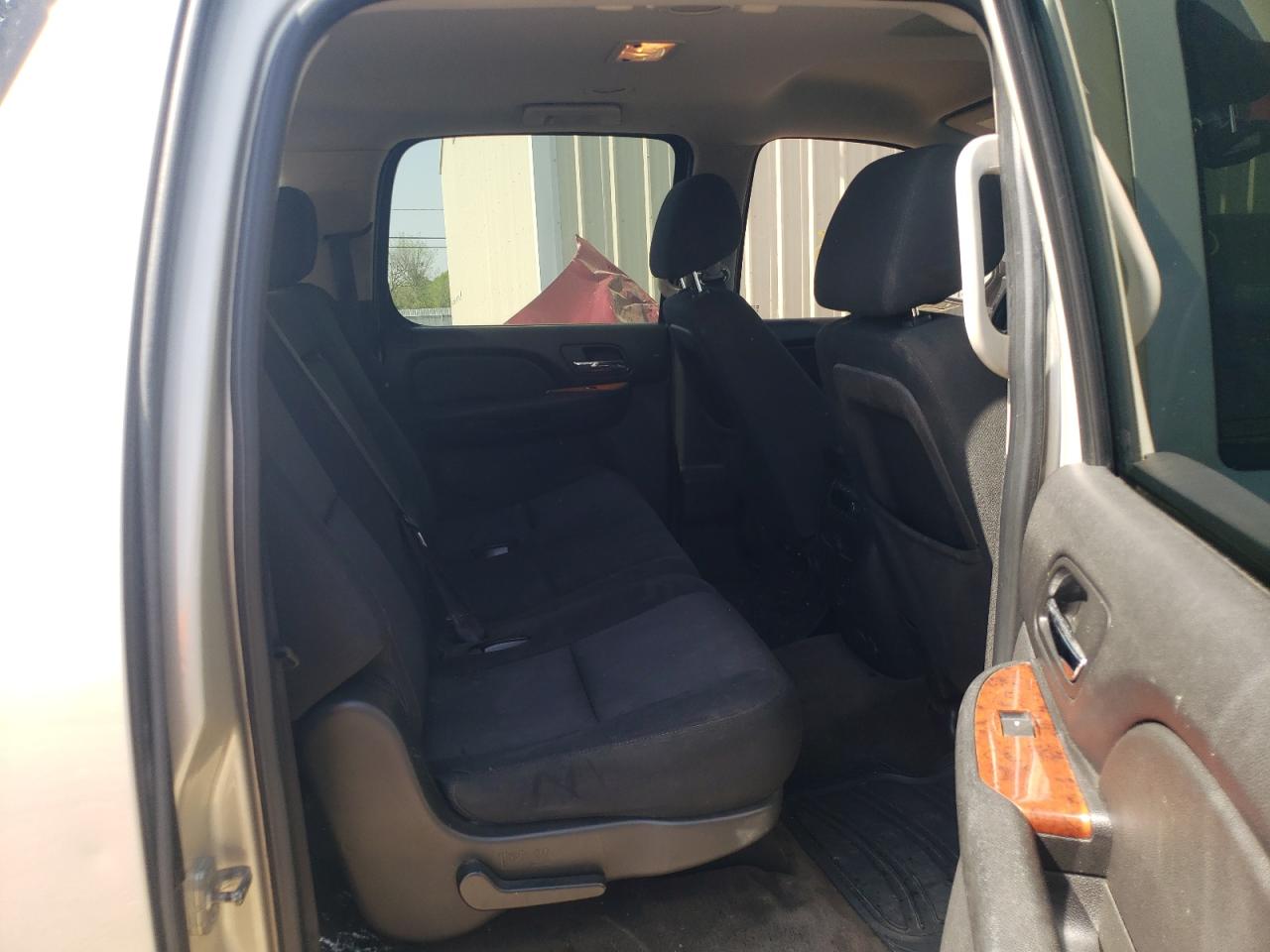 Photo 6 from auction – 2013 CHEVROLET SUBURBAN C with VIN 1GNSCHE05DR165106