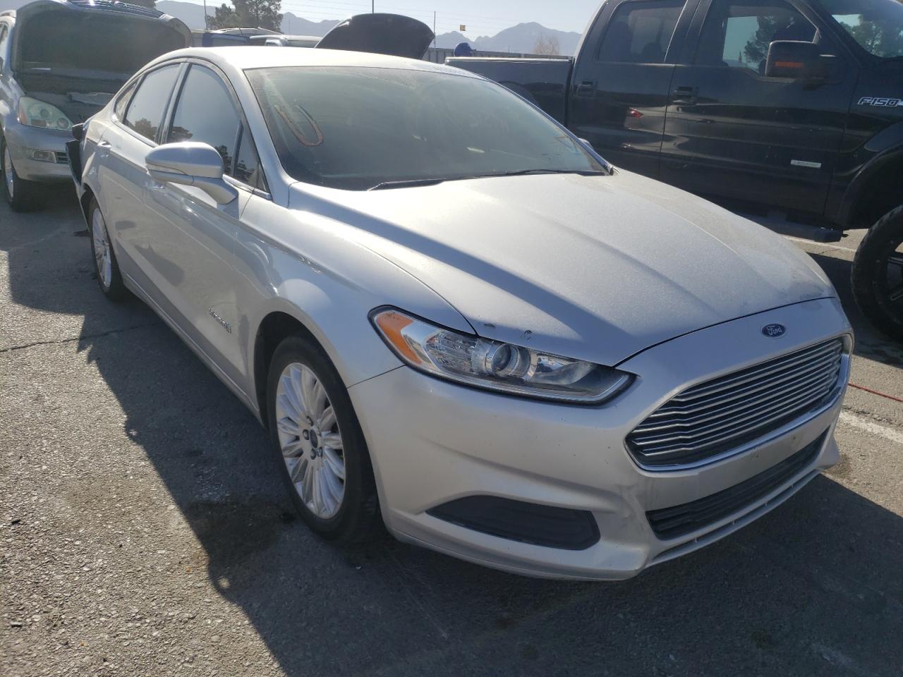 FORD FUSION SE 2016 with VIN 3FA6P0LUXGR405982 - Photo from auction