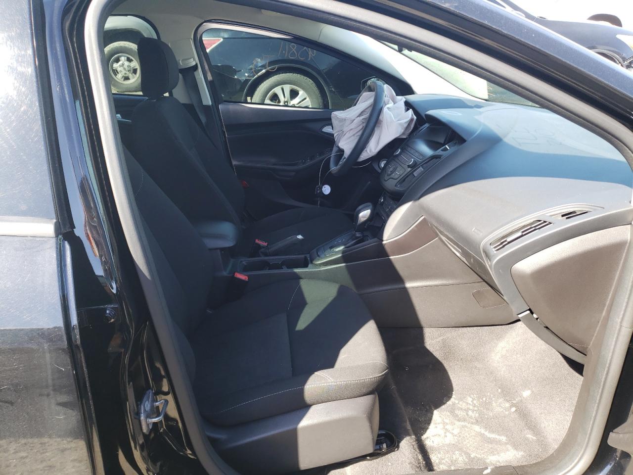 Photo 5 from auction – 2018 FORD FOCUS SE with VIN 1FADP3F25JL224751
