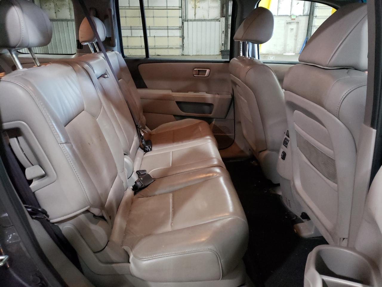 Photo 6 from auction – 2011 HONDA PILOT EXLN with VIN 5FNYF4H7XBB060382