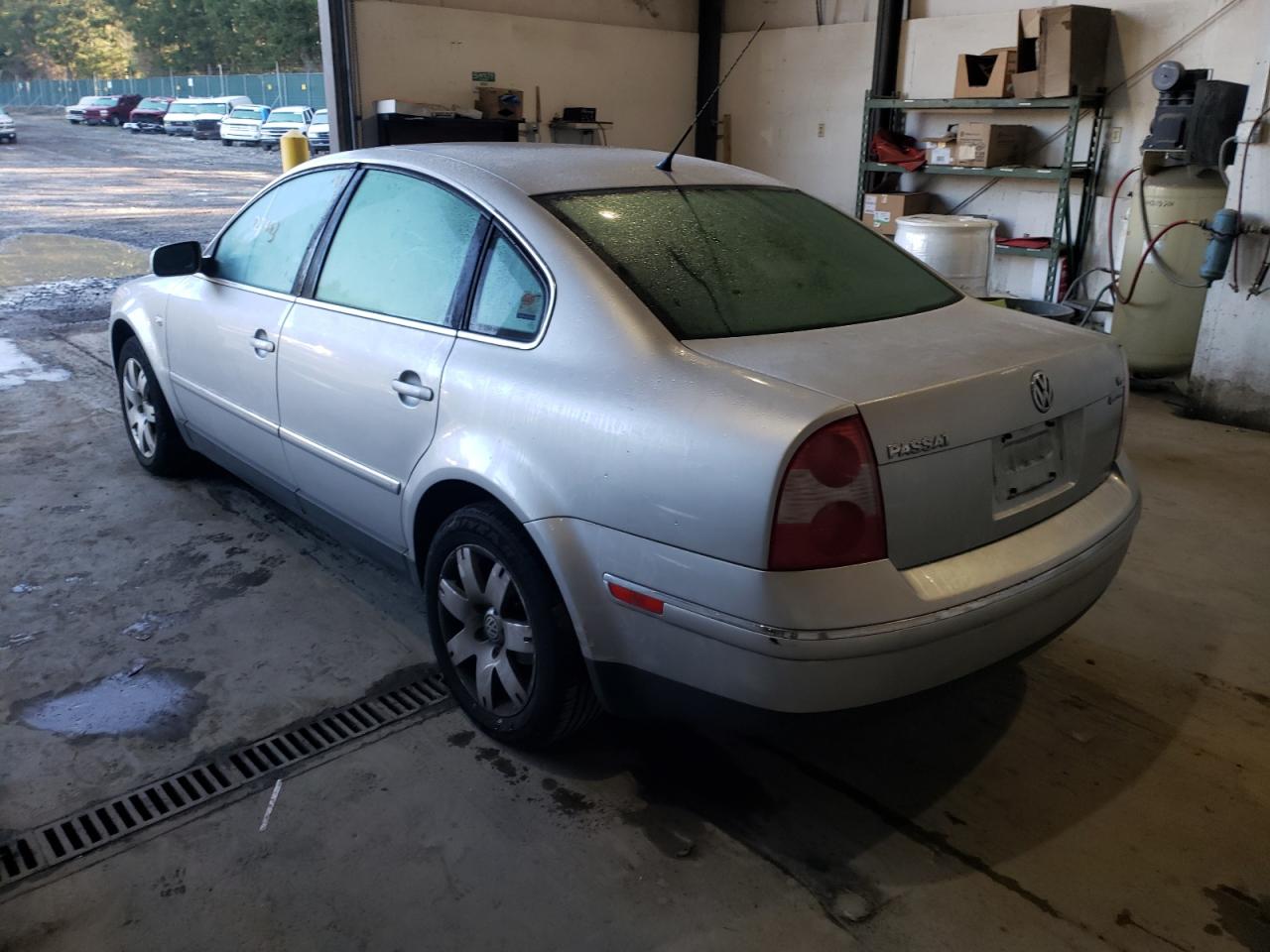 Photo 3 from auction – 2003 VOLKSWAGEN PASSAT GLX with VIN WVWTH63B83P395062