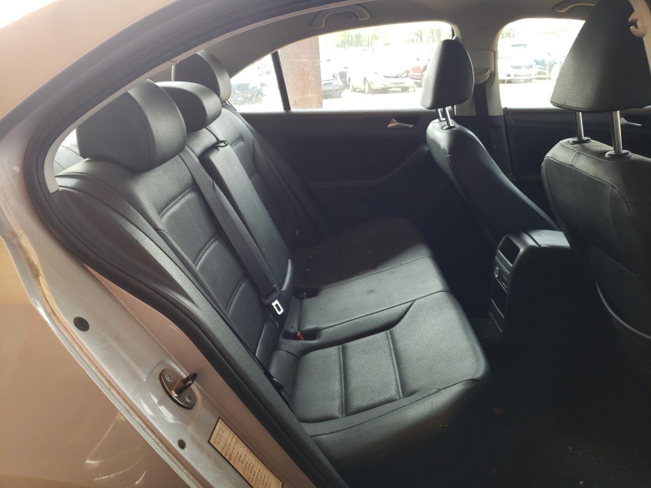 Photo 6 from auction – 2012 VOLKSWAGEN JETTA SE with VIN 3VWDP7AJ3CM359063
