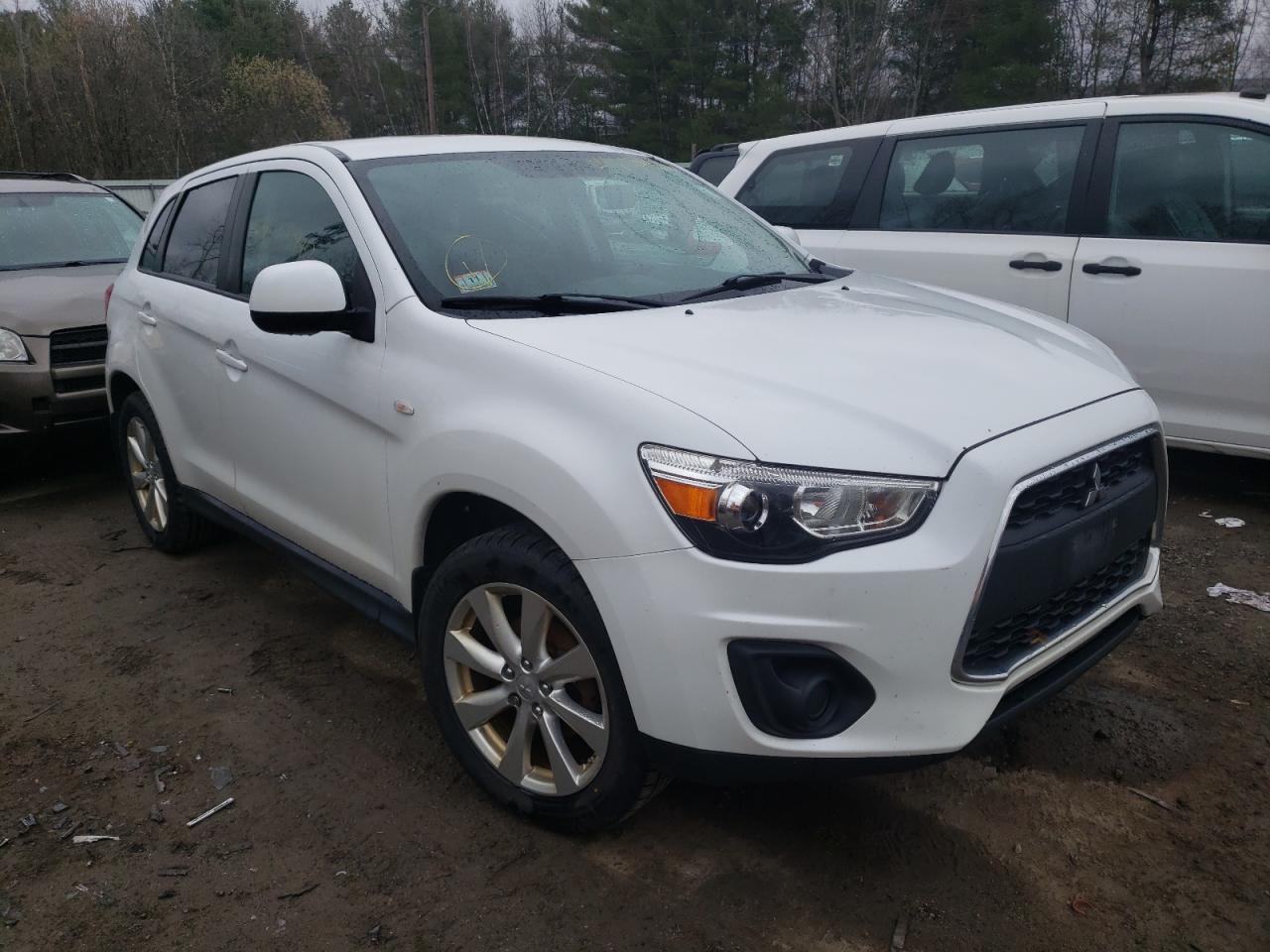 MITSUBISHI OUTLANDER 2015 with VIN 4A4AR3AW9FE036787 - Photo from auction