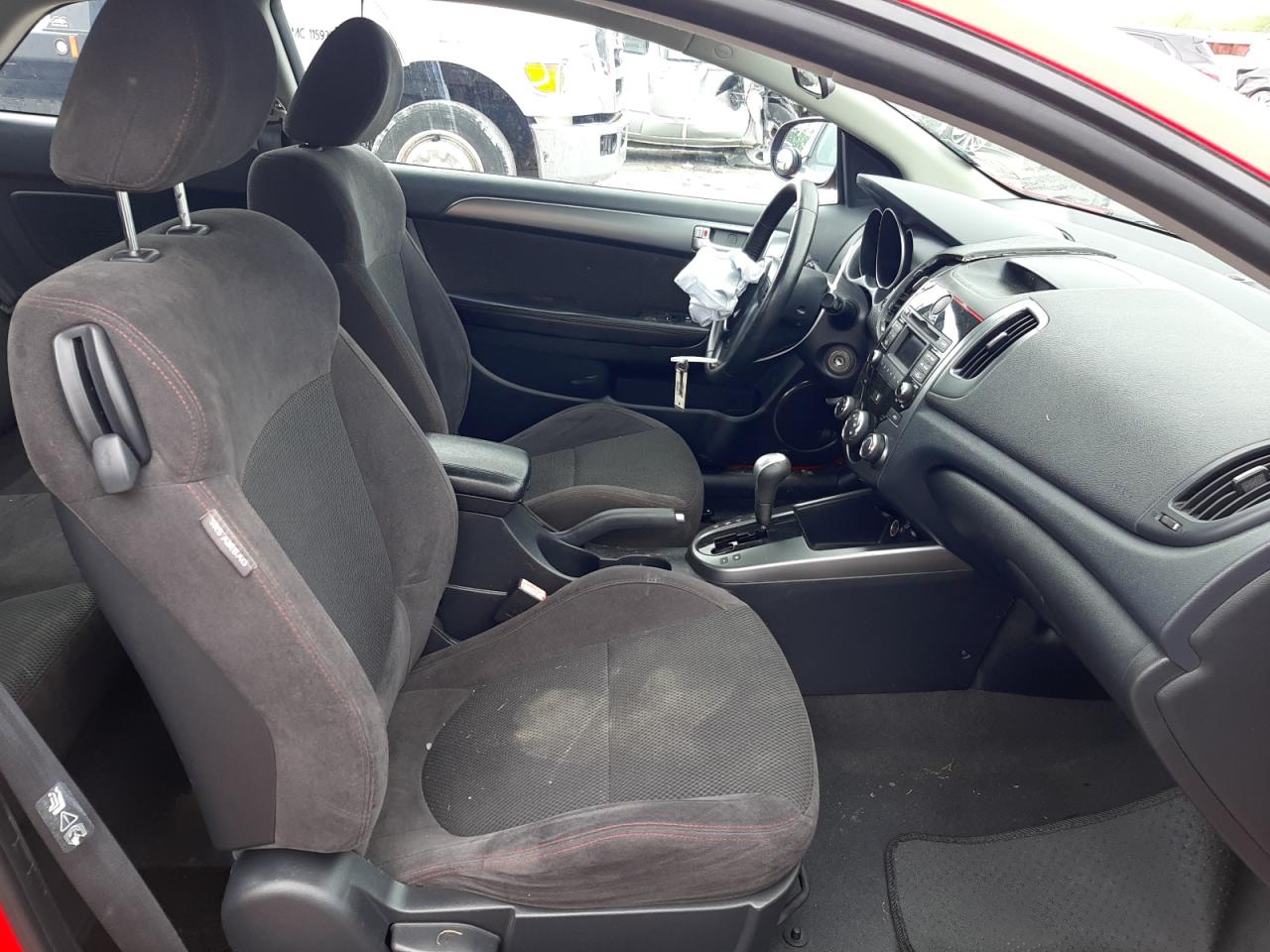 Photo 5 from auction – 2010 KIA FORTE SX with VIN KNAFW6A3XA5121799