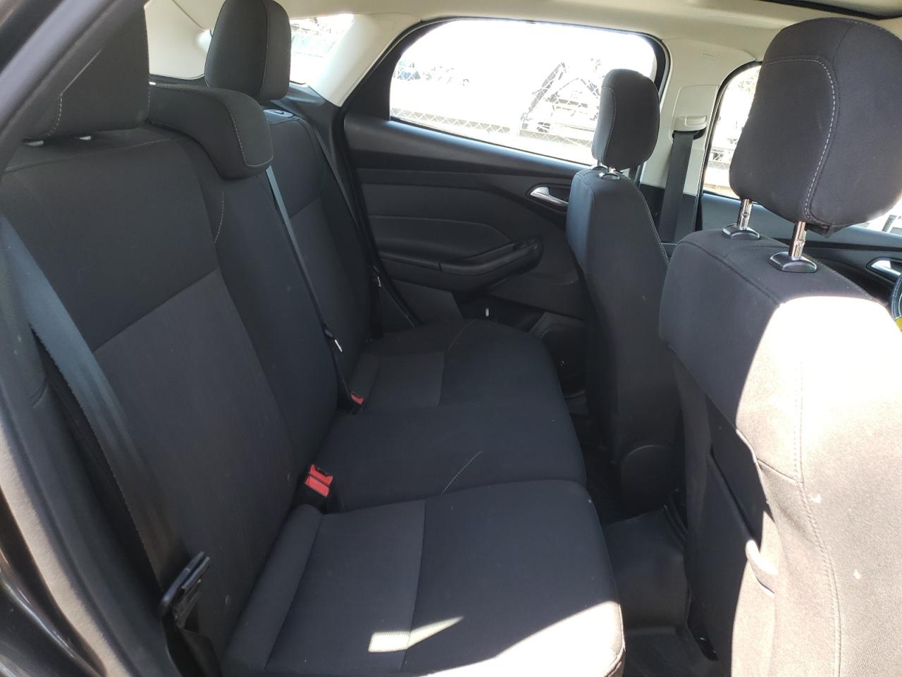 Photo 6 from auction – 2018 FORD FOCUS SEL with VIN 1FADP3M29JL310289