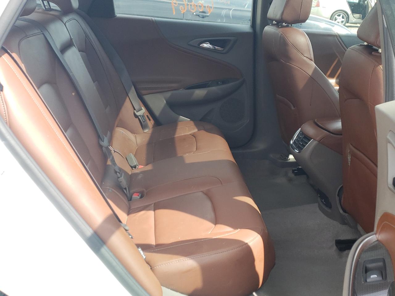 Photo 6 from auction – 2017 CHEVROLET MALIBU LT with VIN 1G1ZE5ST9HF163857