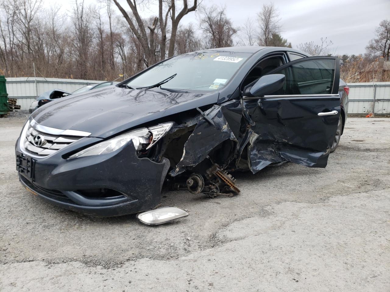 Photo 2 from auction – 2012 HYUNDAI SONATA SE with VIN 5NPEC4AC3CH404365