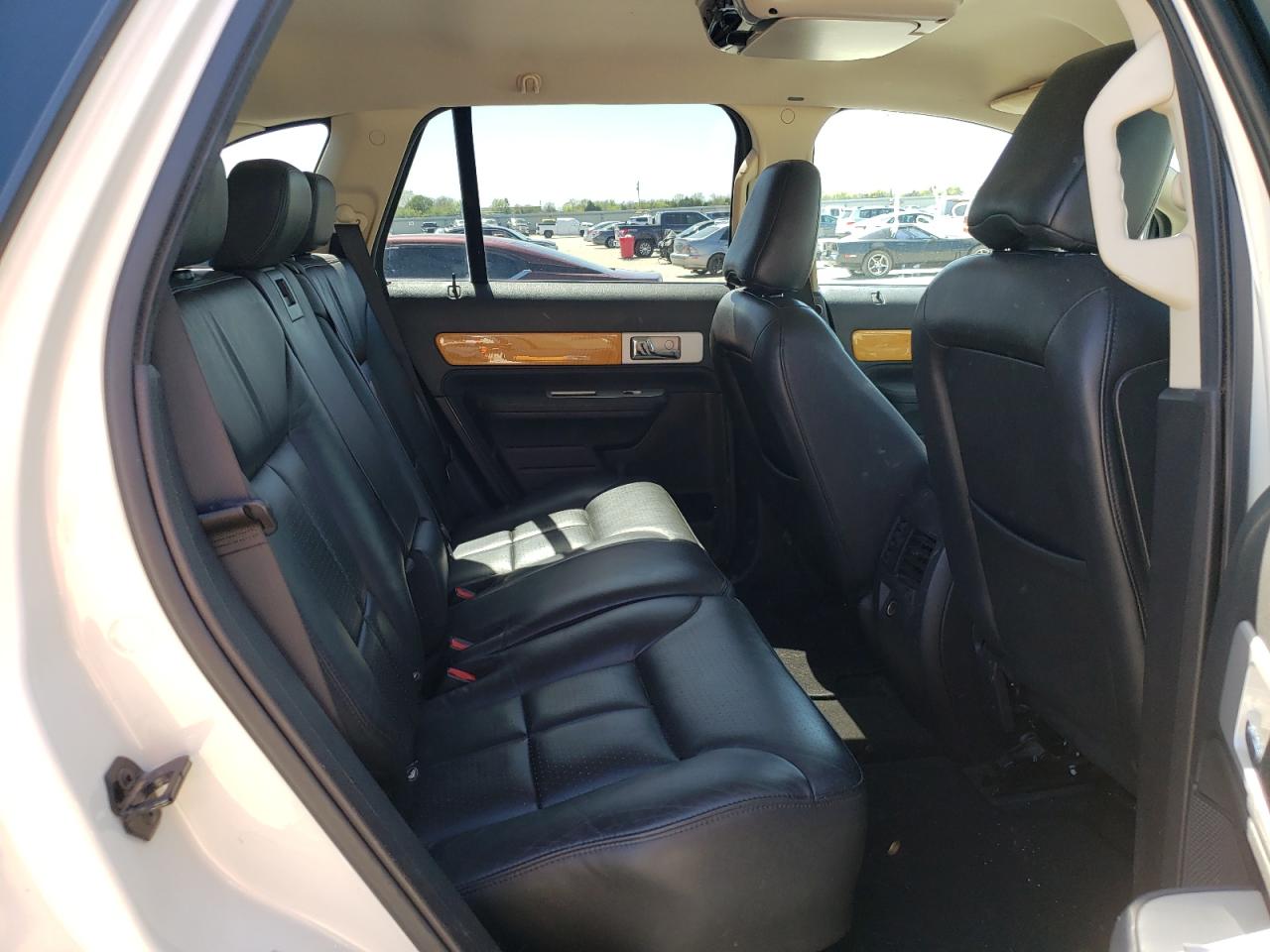 Photo 6 from auction – 2008 LINCOLN MKX with VIN 2LMDU88C68BJ01024