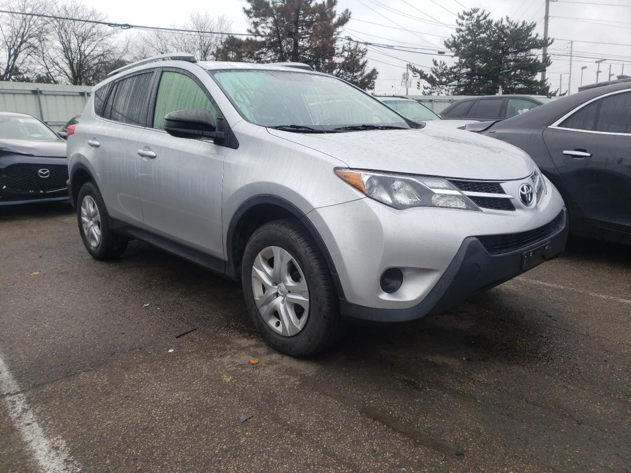TOYOTA RAV4 LE 2015 with VIN JTMBFREV5FD118448 - Photo from auction