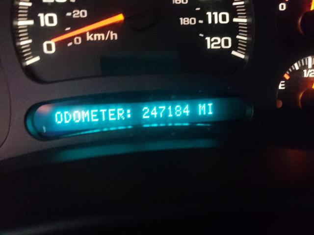 Photo 8 from auction – 2003 CHEVROLET SUBURBAN K with VIN 3GNFK16Z33G251215
