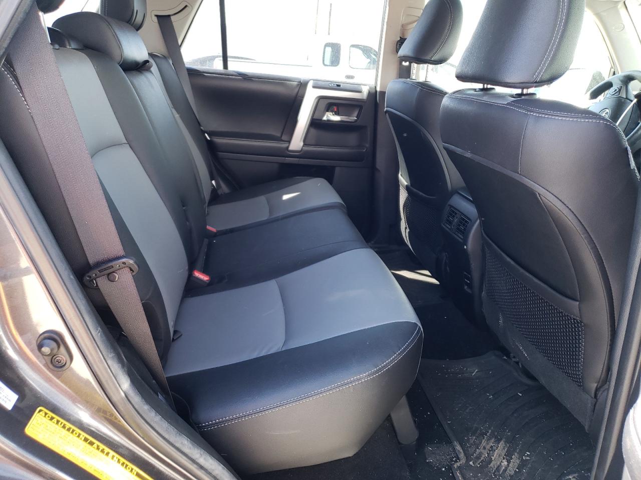 Photo 6 from auction – 2016 TOYOTA 4RUNNER SR with VIN JTEBU5JRXG5369870