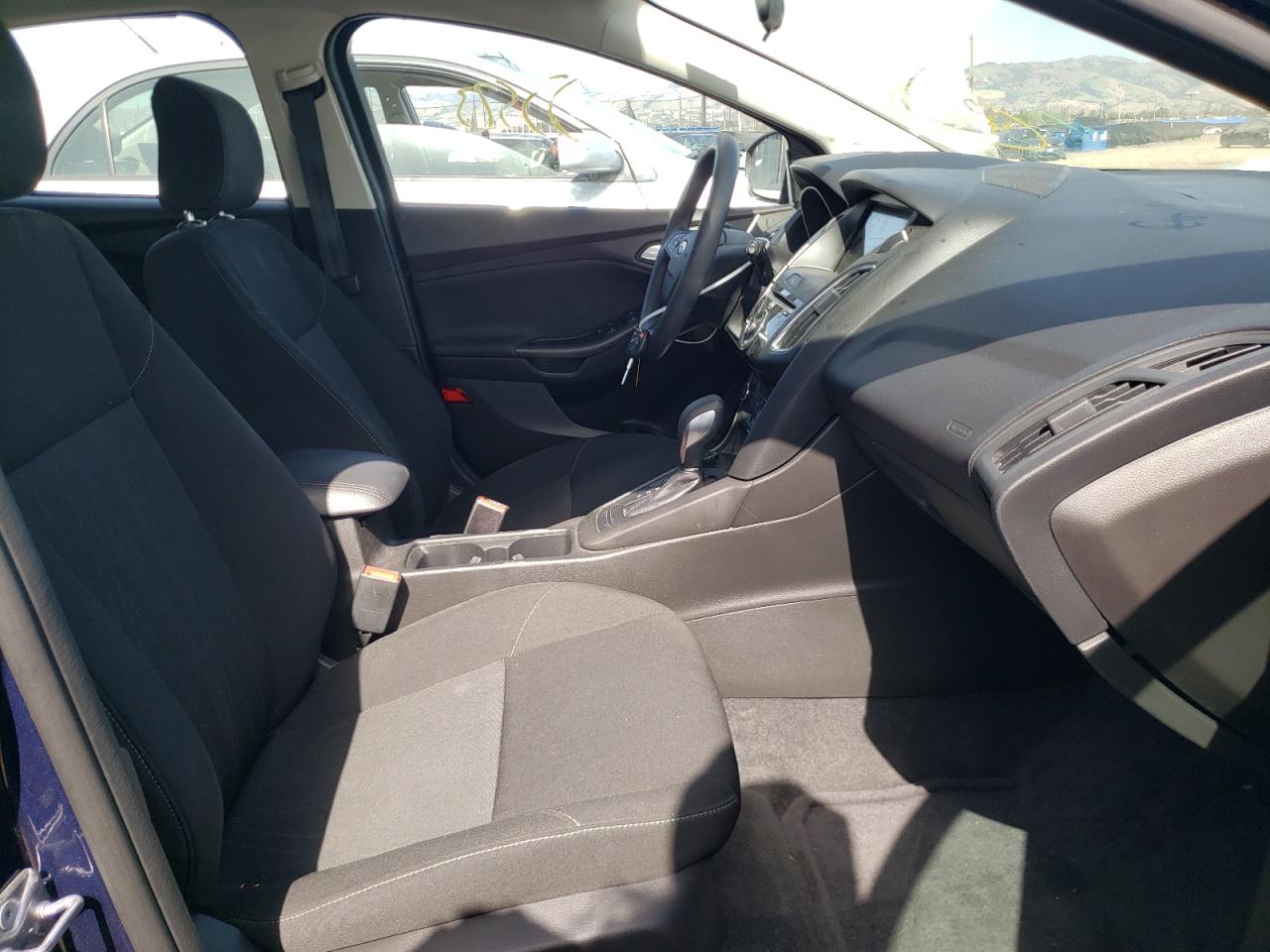 صورة رقم 5 من المزاد - 2017 FORD FOCUS SEL مع VIN 1FADP3M26HL230605