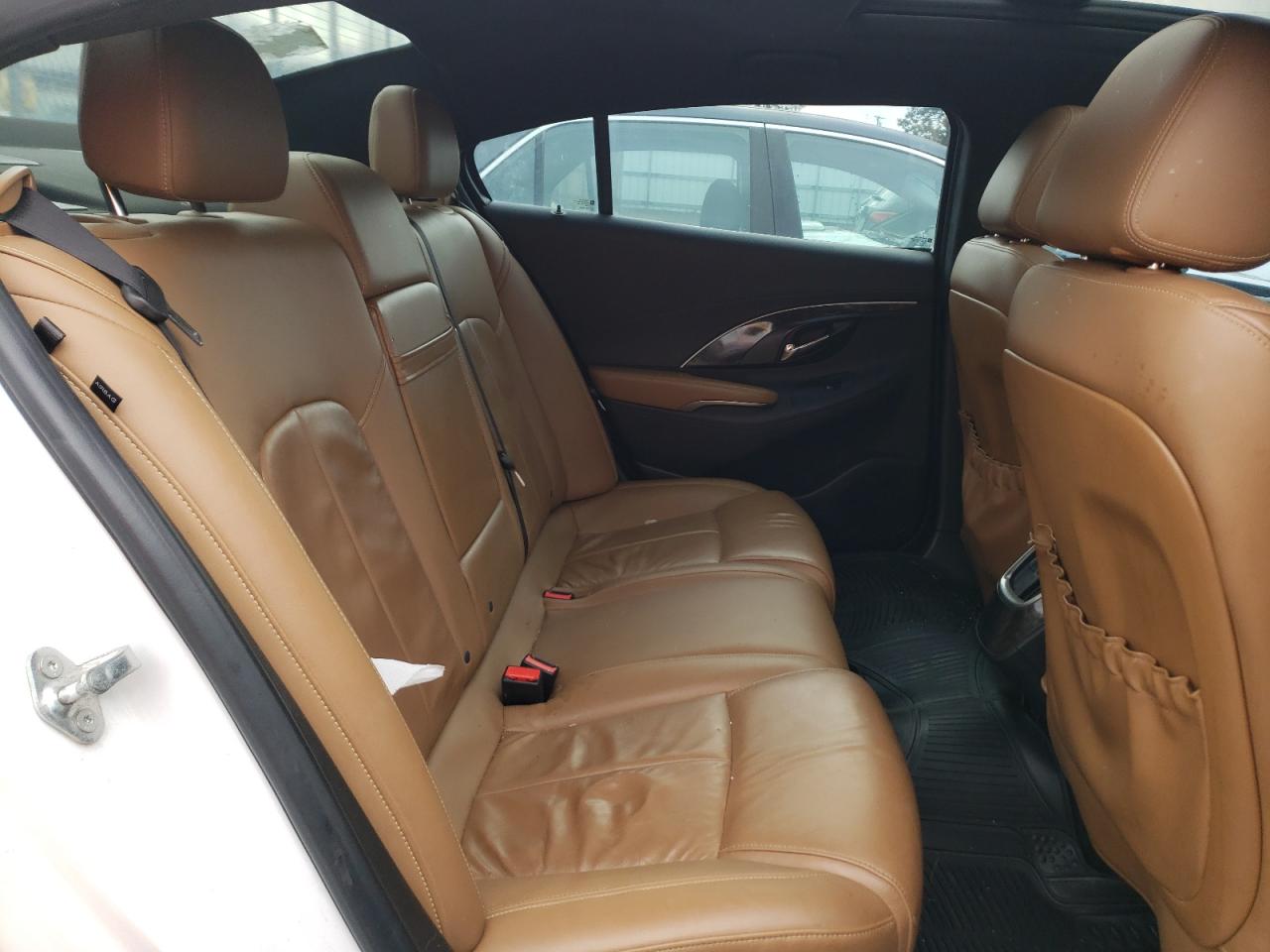 Photo 6 from auction – 2015 BUICK LACROSSE with VIN 1G4GB5G3XFF221600