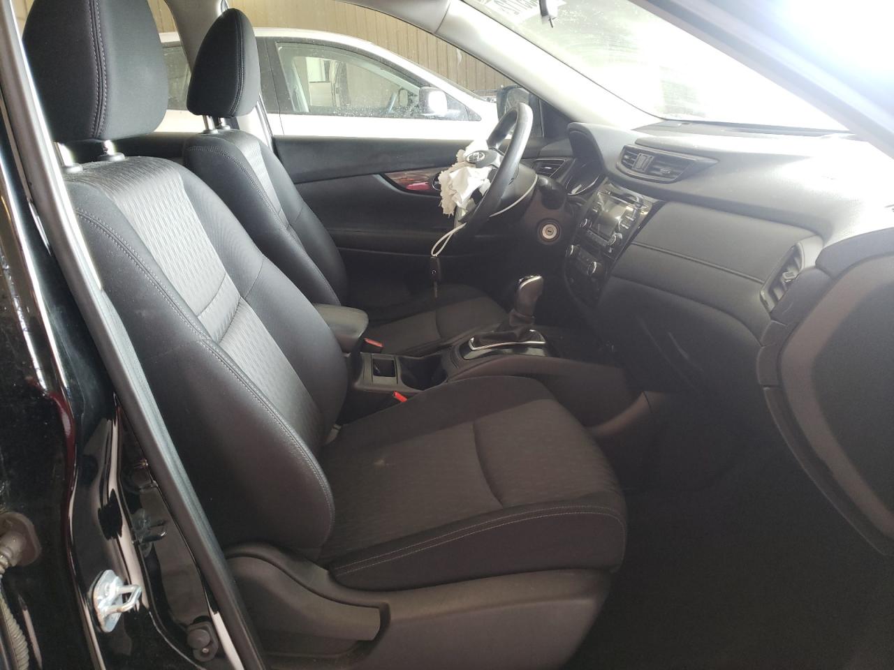 Photo 5 from auction – 2017 NISSAN ROGUE S with VIN JN8AT2MV4HW261948