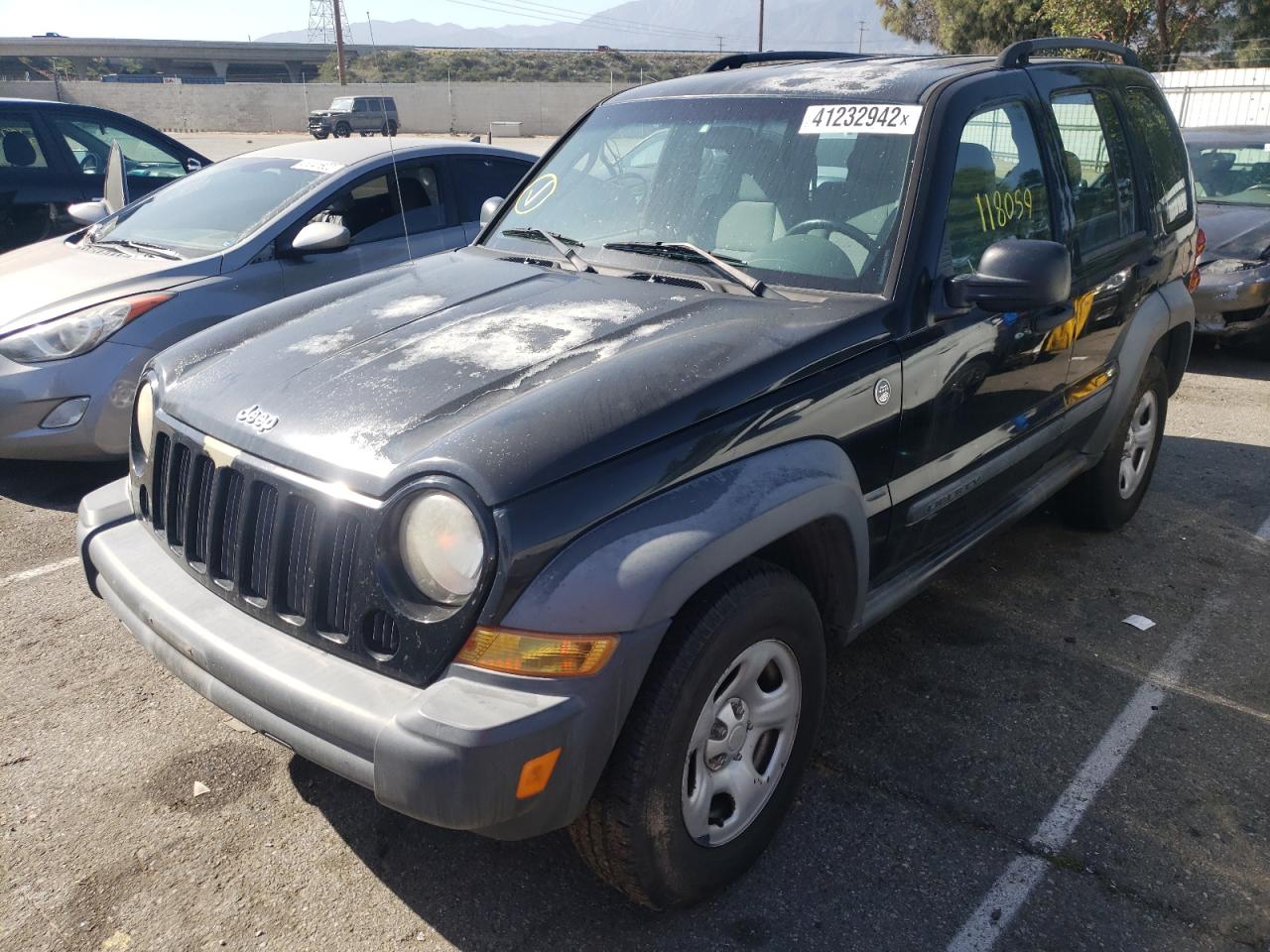 Photo 2 from auction – 2006 JEEP LIBERTY with VIN 1J4GL48K06W188876