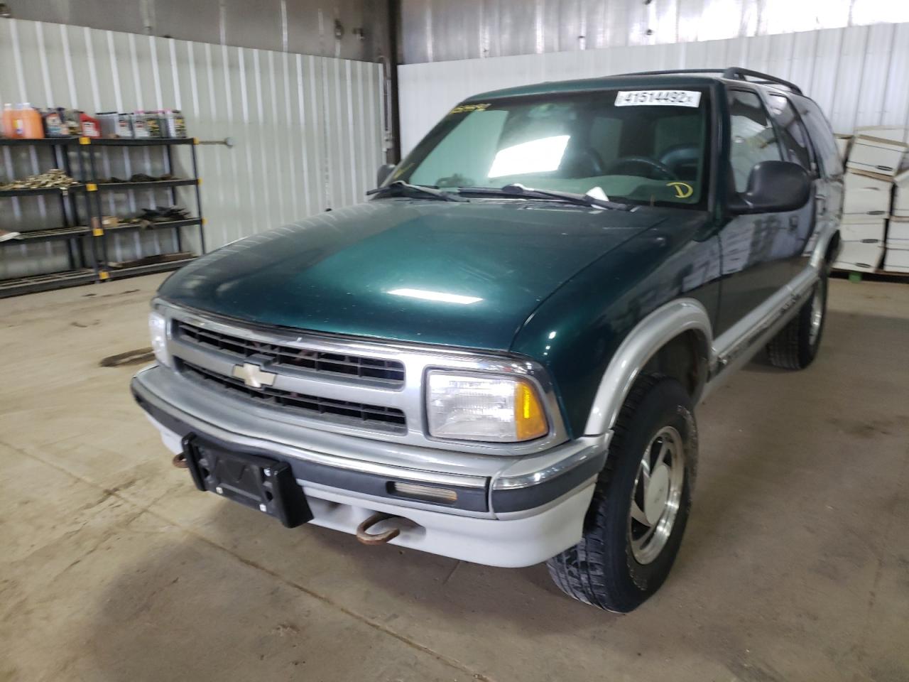 Photo 2 from auction – 1997 CHEVROLET BLAZER with VIN 1GNDT13W0V2118616