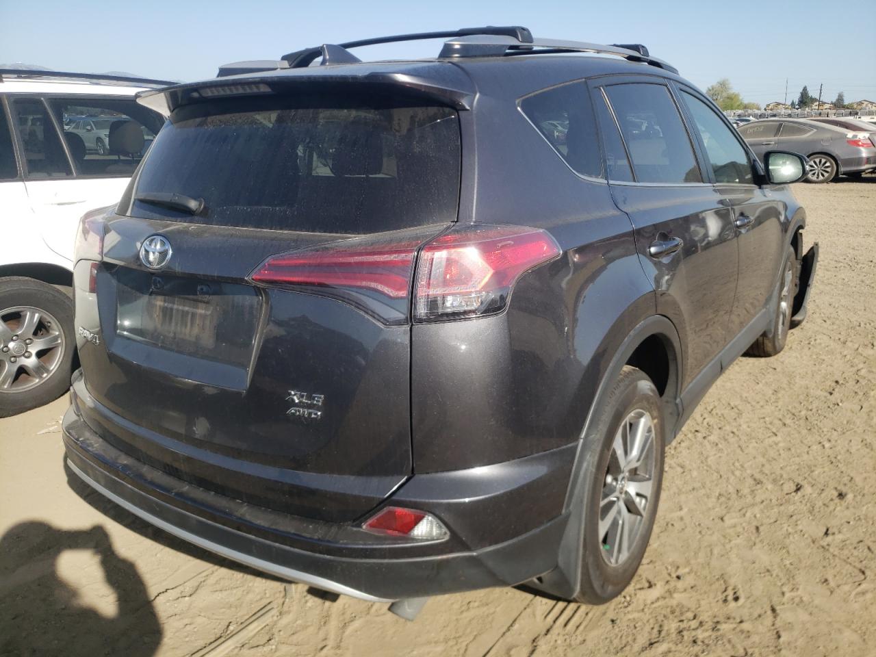 Photo 4 from auction – 2018 TOYOTA RAV4 ADVEN with VIN JTMRFREV1JJ242984