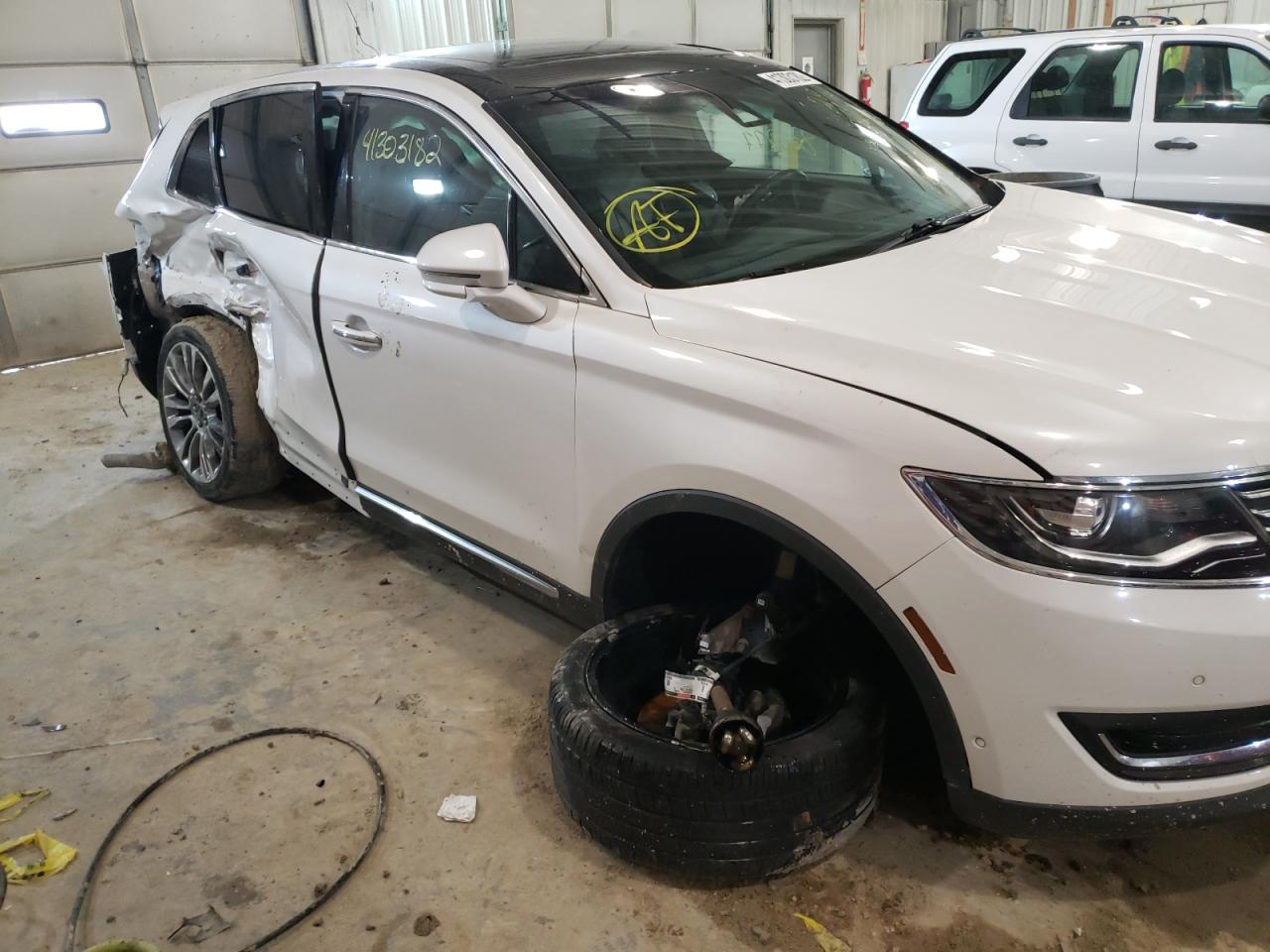 Photo 9 from auction – 2017 LINCOLN MKX RESERV with VIN 2LMPJ8LP9HBL16882