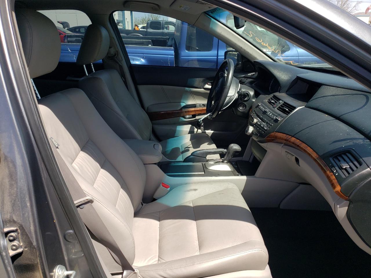 Photo 5 from auction – 2012 HONDA ACCORD EXL with VIN 1HGCP3F88CA013361