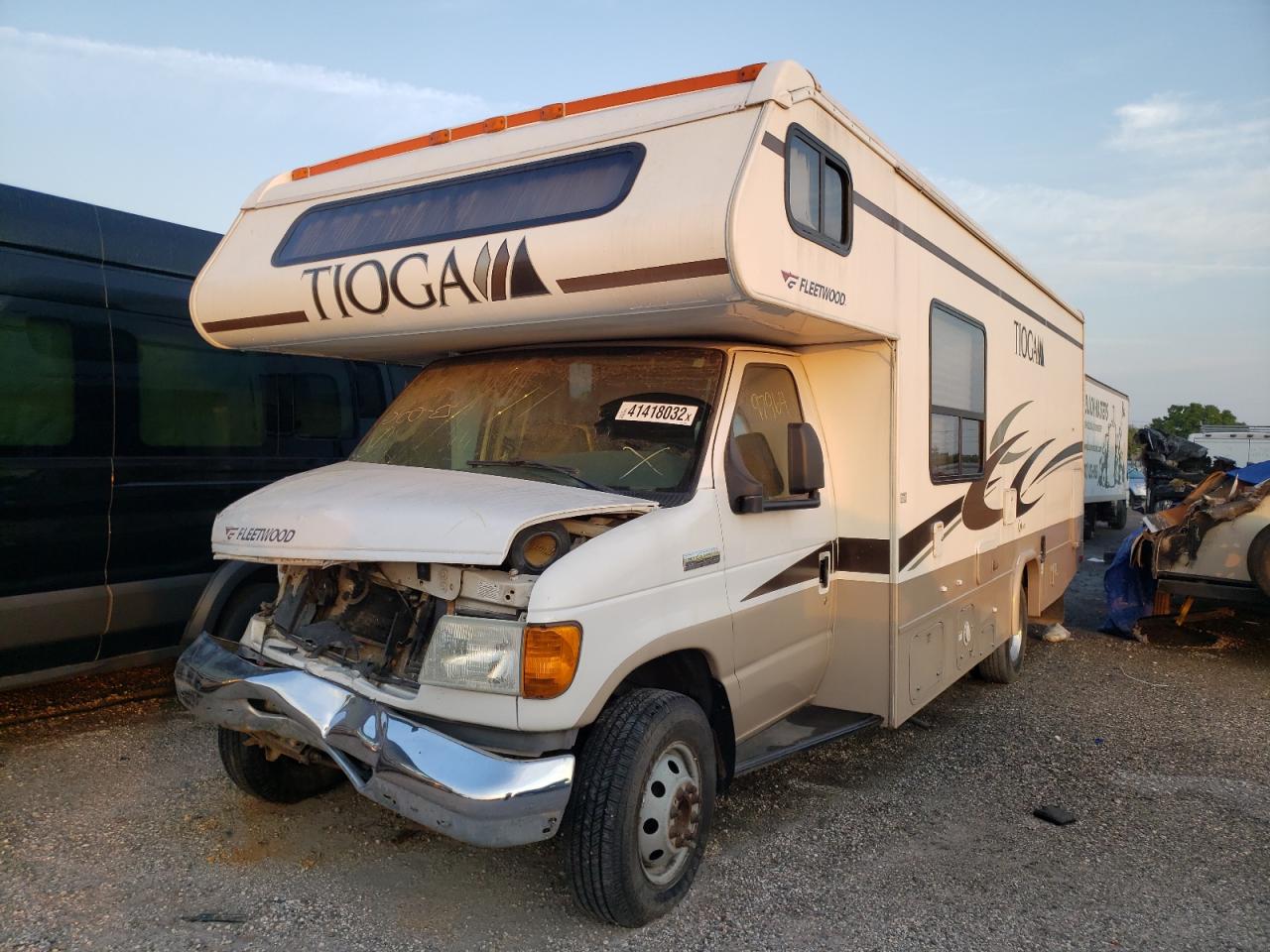 Photo 2 from auction – 2006 FORD E450 with VIN 1FDXE45S36HA62399
