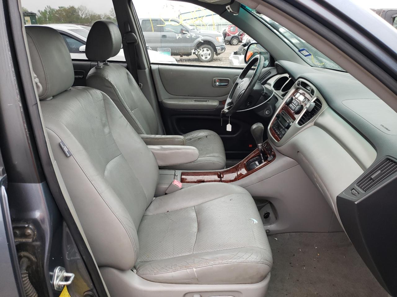 Photo 5 from auction – 2006 TOYOTA HIGHLANDER with VIN JTEDW21A560001197
