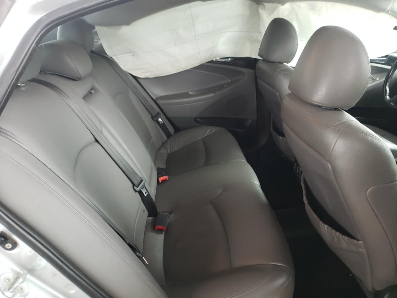 Photo 6 from auction – 2011 HYUNDAI SONATA SE with VIN 5NPEC4AC8BH006325