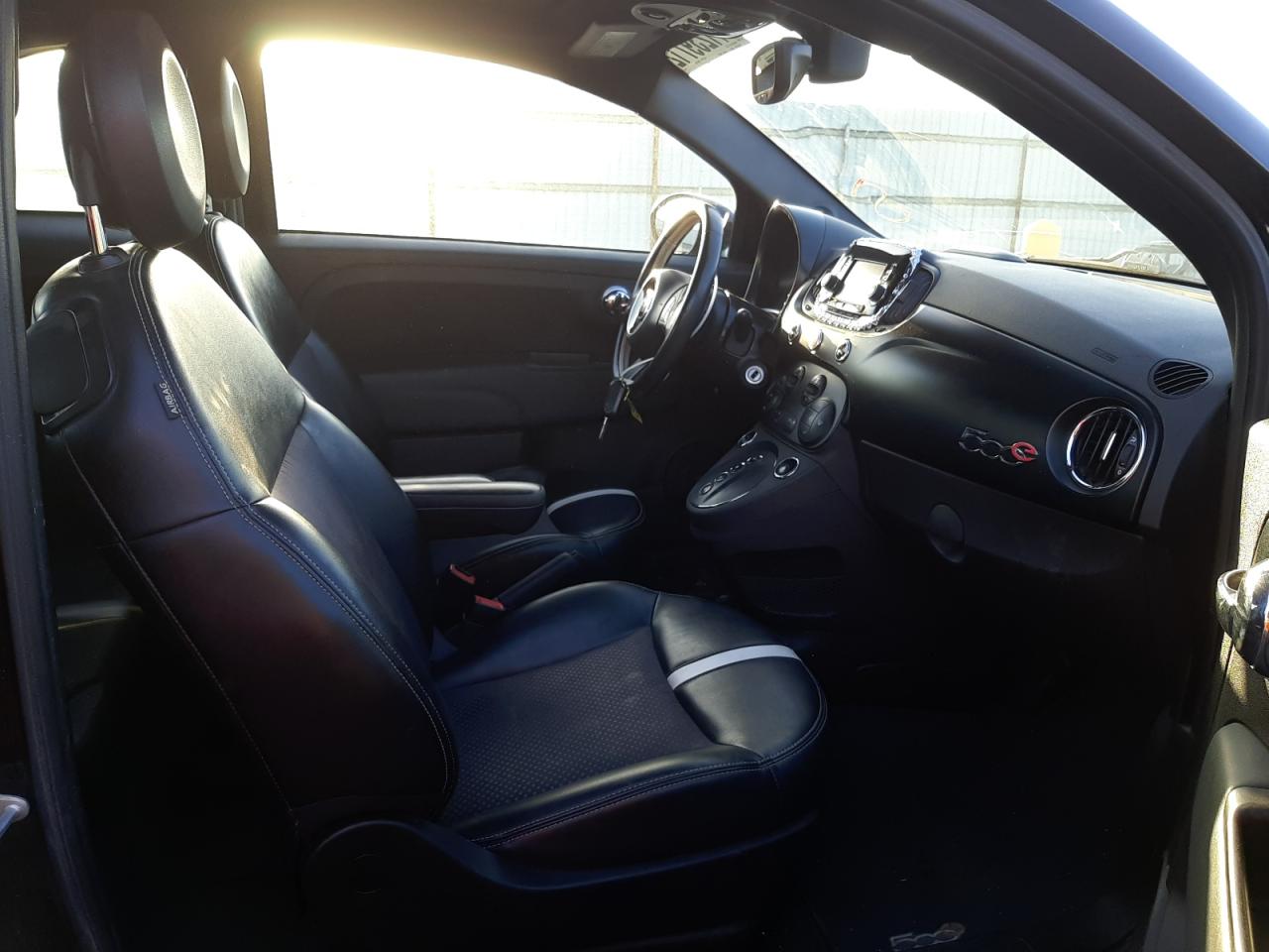 Фото 5 с аукциона – 2016 FIAT 500 ELECTR с VIN 3C3CFFGE9GT247406