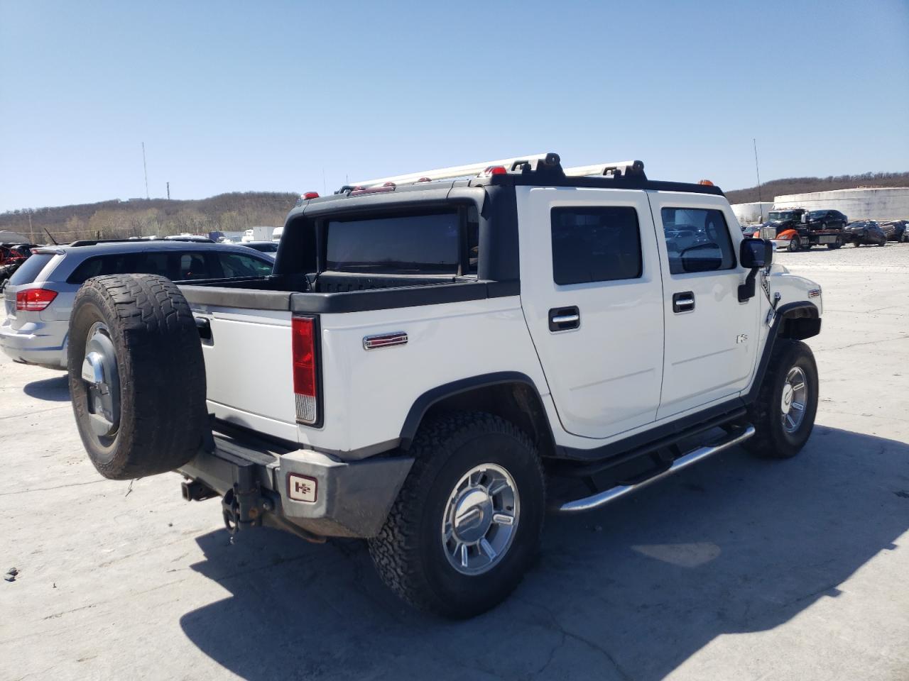 Photo 4 from auction – 2005 HUMMER H2 SUT with VIN 5GRGN22U55H112456