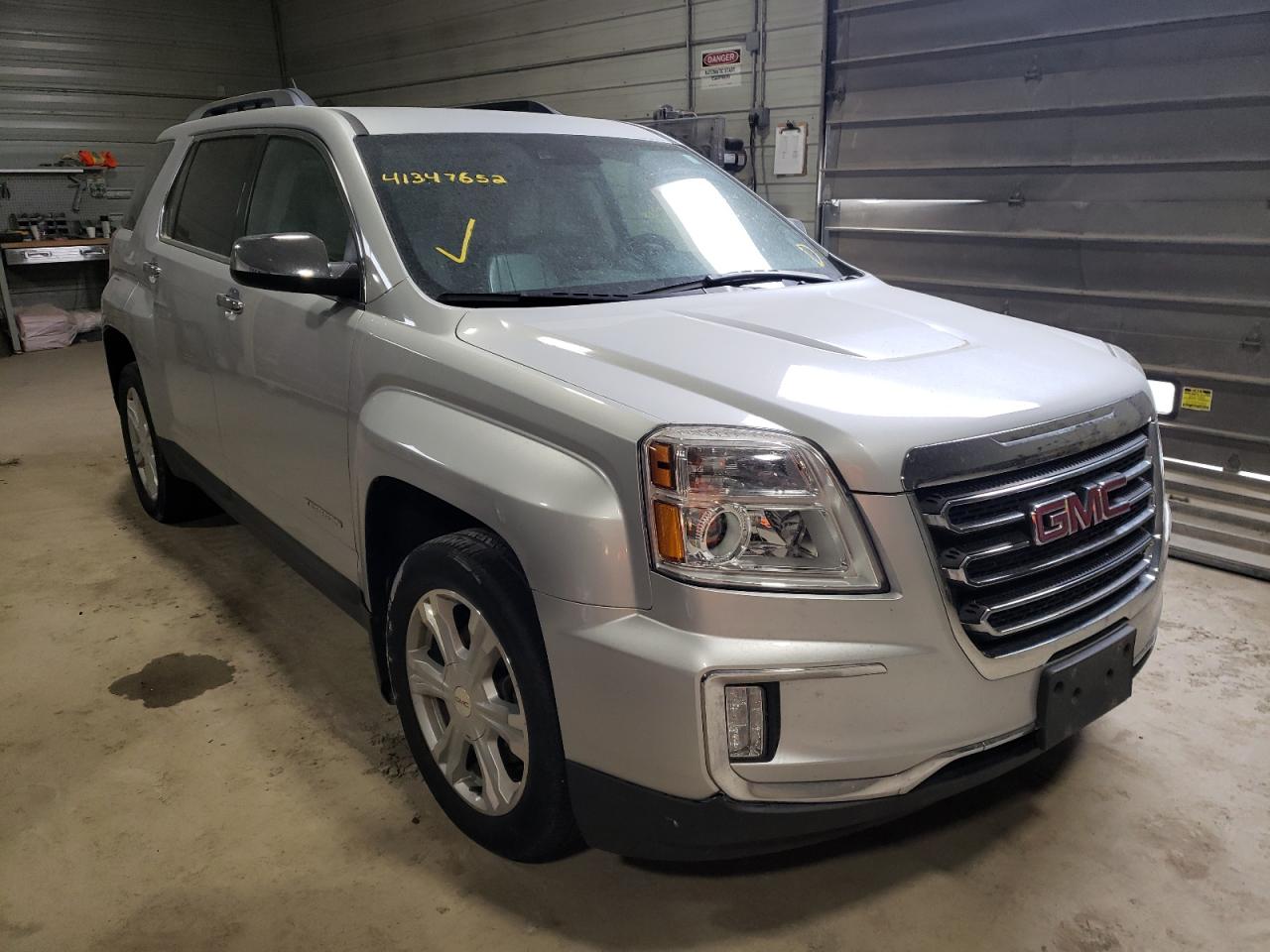GMC TERRAIN SL 2016 with VIN 2GKFLUEK6G6177807 - Photo from auction