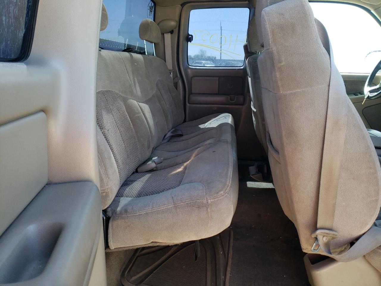 Photo 6 from auction – 2001 CHEVROLET SILVERADO with VIN 1GCEK19T31E127073