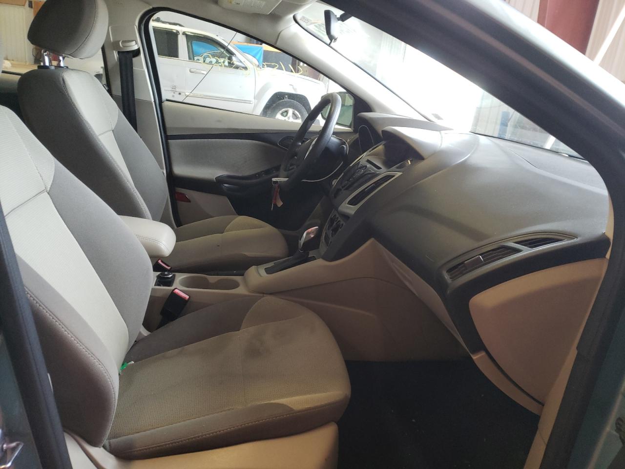 Photo 5 from auction – 2012 FORD FOCUS SE with VIN 1FAHP3F22CL456762