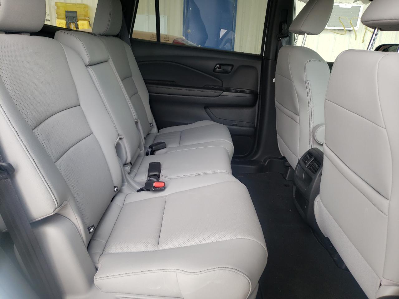 Photo 6 from auction – 2022 HONDA PASSPORT E with VIN 5FNYF7H59NB001134