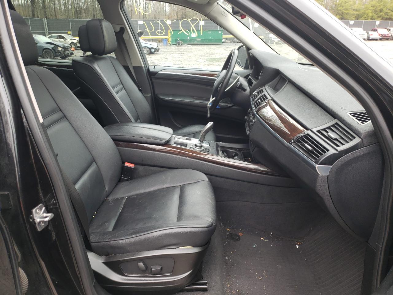 Photo 5 from auction – 2011 BMW X5 XDRIVE3 with VIN 5UXZV4C54BL741744