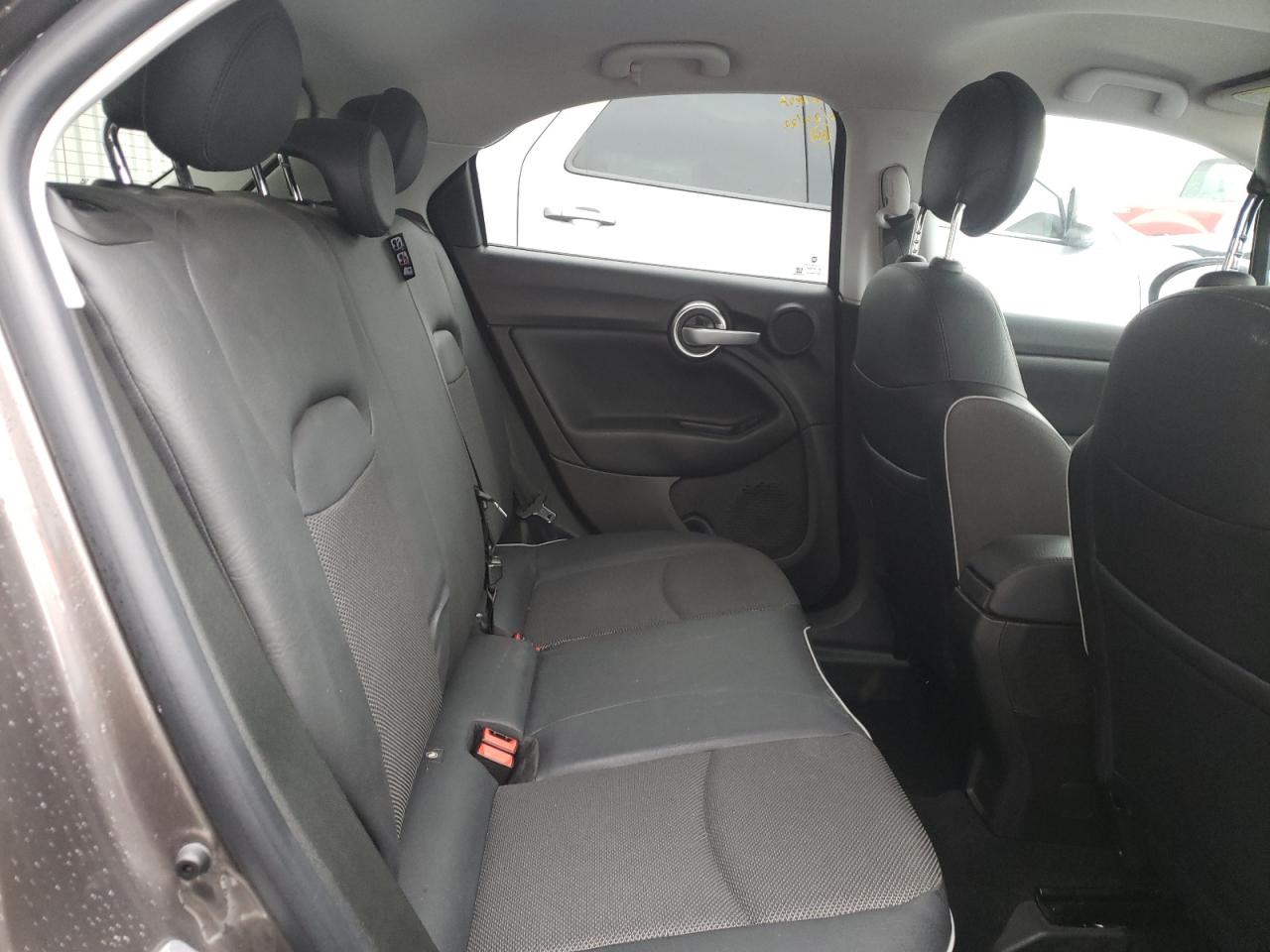 Photo 6 from auction – 2017 FIAT 500X TREKK with VIN ZFBCFYCB5HP541767