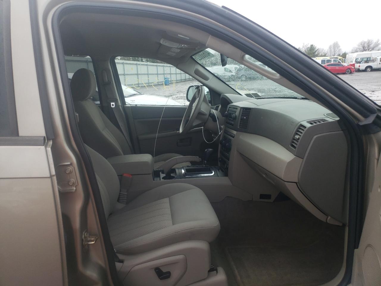 Photo 5 from auction – 2005 JEEP GRAND CHER with VIN 1J4GR48K45C712920