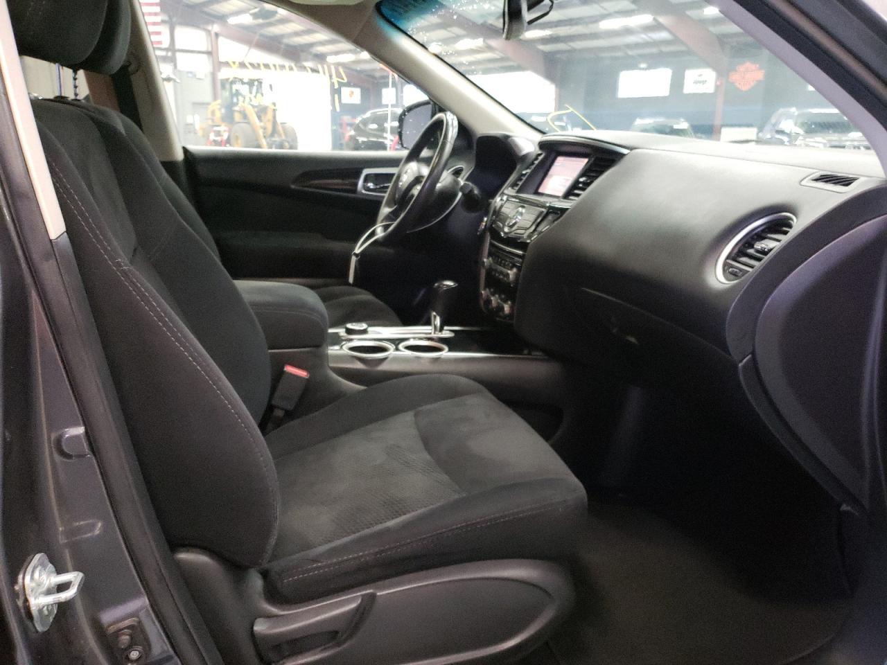 Photo 5 from auction – 2015 NISSAN PATHFINDER with VIN 5N1AR2MM5FC641893