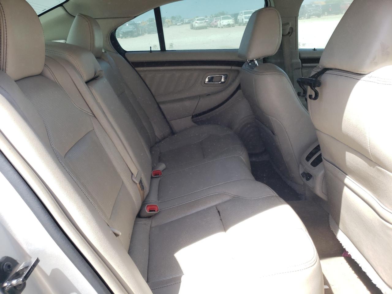 Photo 6 from auction – 2012 FORD TAURUS LIM with VIN 1FAHP2FW5CG112932
