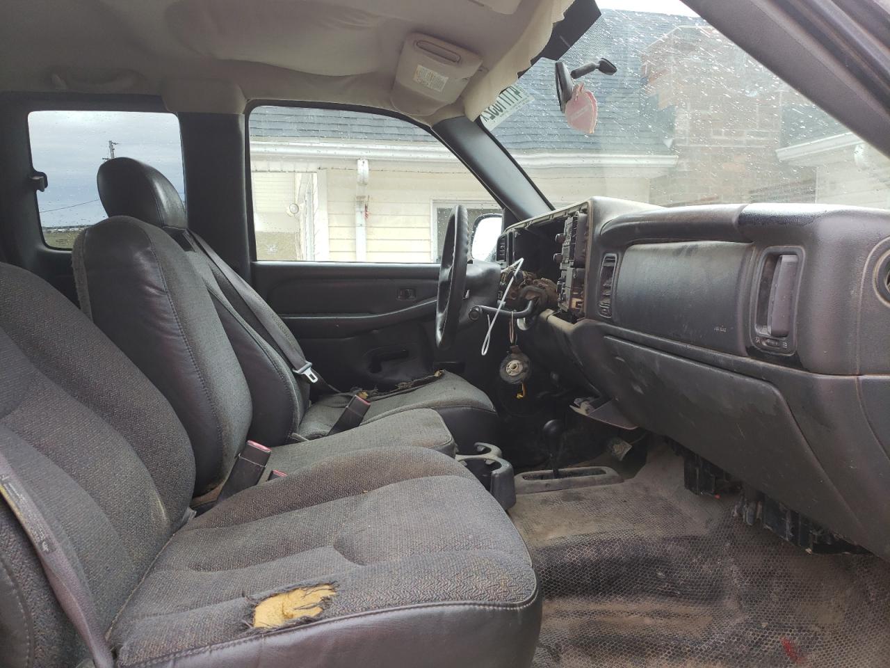 Photo 5 from auction – 2005 CHEVROLET SILVERADO with VIN 1GCHK29U65E207713